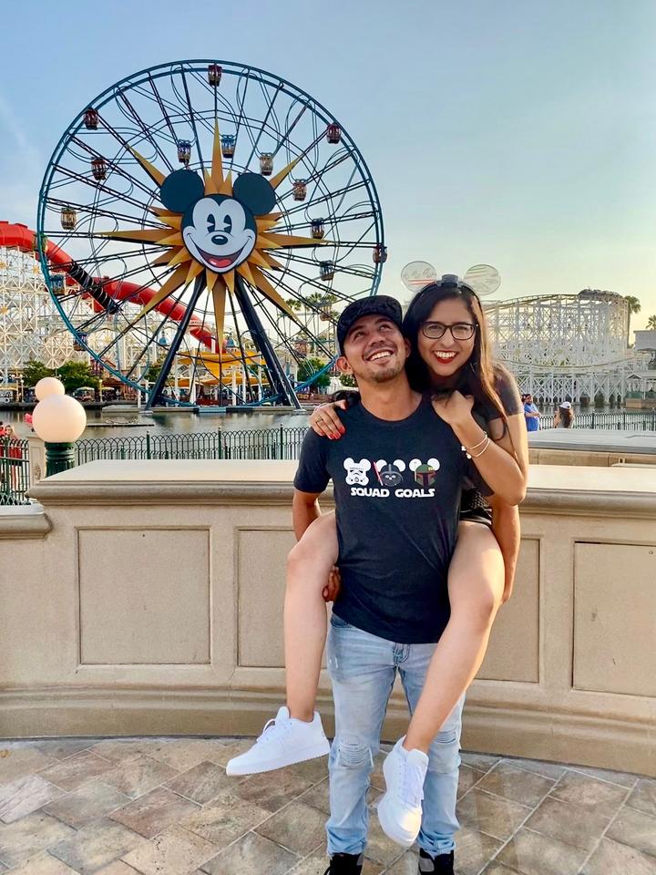 Juan y Carina juntos (2/33)